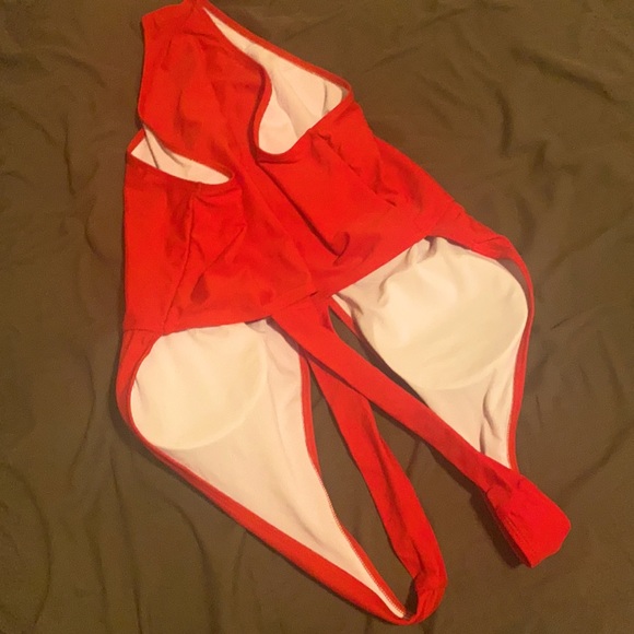 Red Cross-back swimsuit - Picture 2 of 2